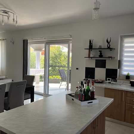 Holiday Home Mihaela วิชยาน ภายนอก รูปภาพ