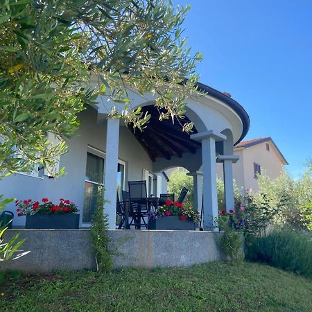 Holiday Home Mihaela วิชยาน ภายนอก รูปภาพ
