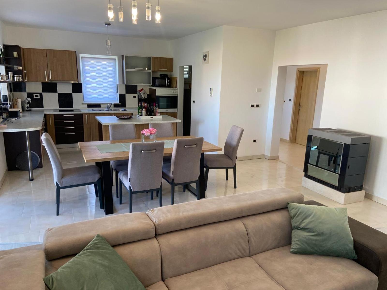 Holiday Home Mihaela วิชยาน ภายนอก รูปภาพ