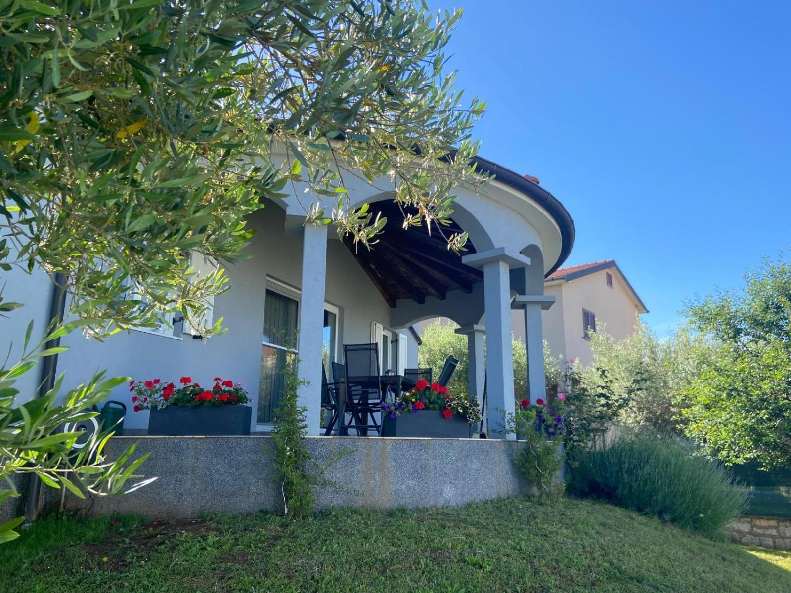Holiday Home Mihaela วิชยาน ภายนอก รูปภาพ